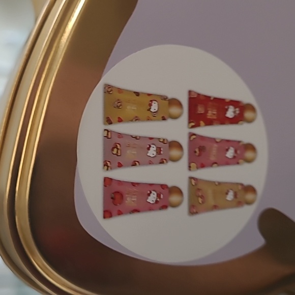 Hello Kitty Apple Collection - 6pc Scented Hand Cream - Picture 2 of 8